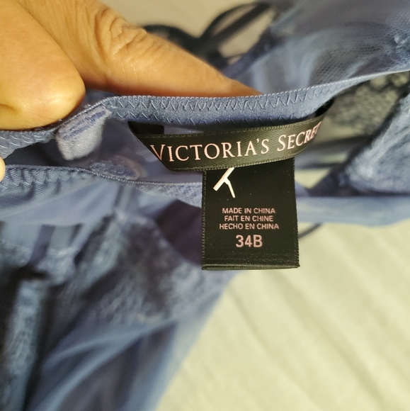 Victoria's secret garter slip - Picture 13 of 13